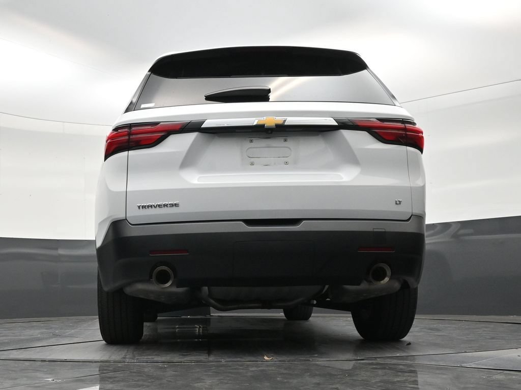 Used 2023 Chevrolet Traverse LT FWD image 23