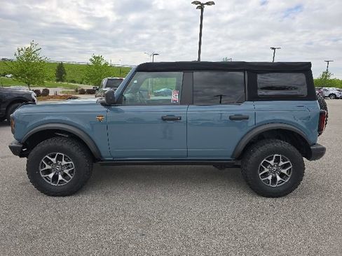 Used 2022 Ford Bronco Badlands AWD/4WD image 2