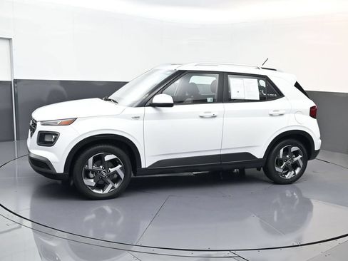 Certified 2026 Hyundai Venue SEL FWD image 7