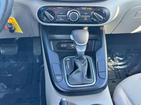 Used 2023 Kia Soul LX image 14