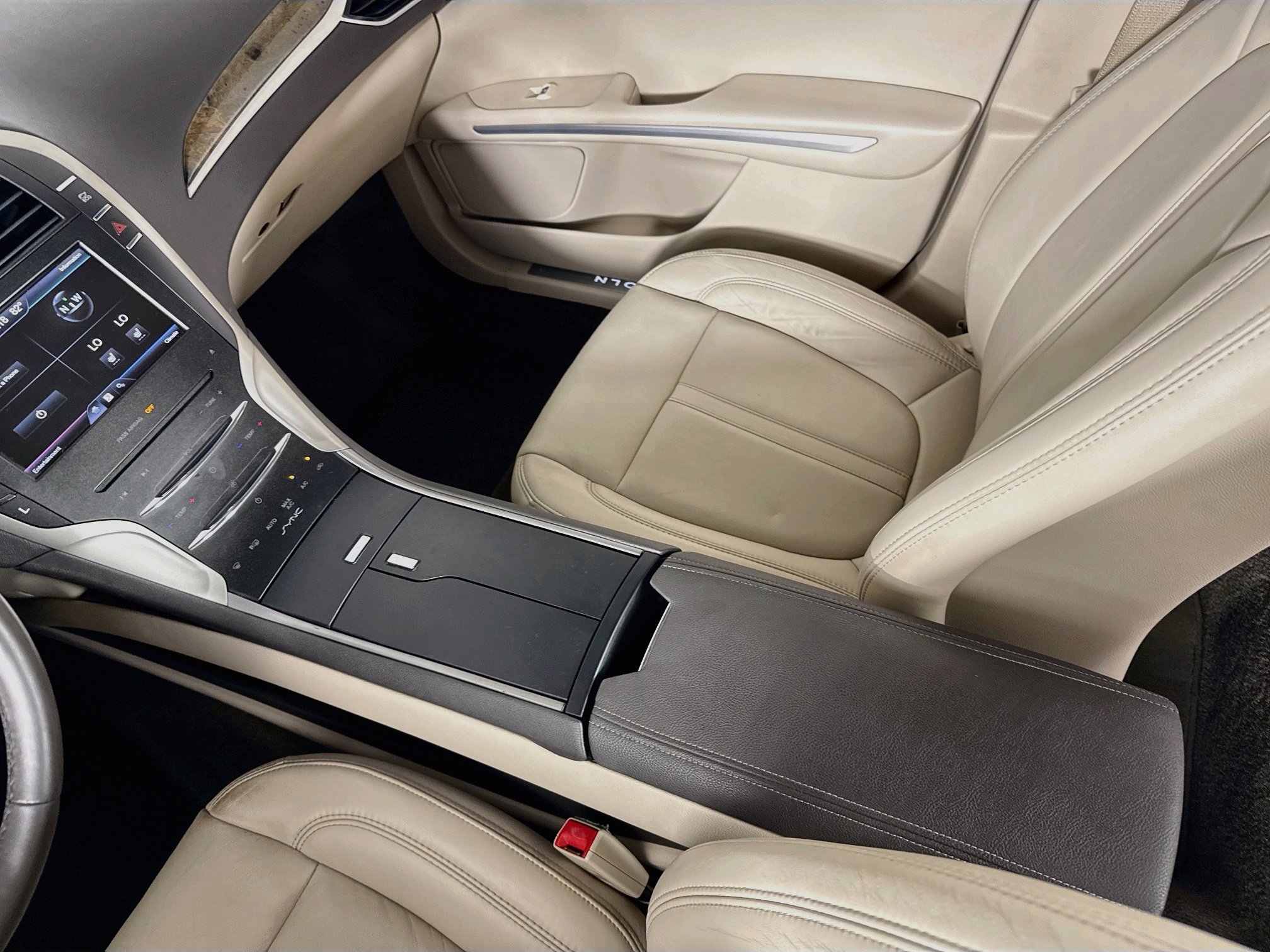 Used 2016 Lincoln MKZ Hybrid w/ Equipment Group 500A Select FWD image 27
