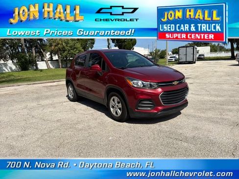 Used 2021 Chevrolet Trax LS w/ Tint and Cruise Package FWD image 1