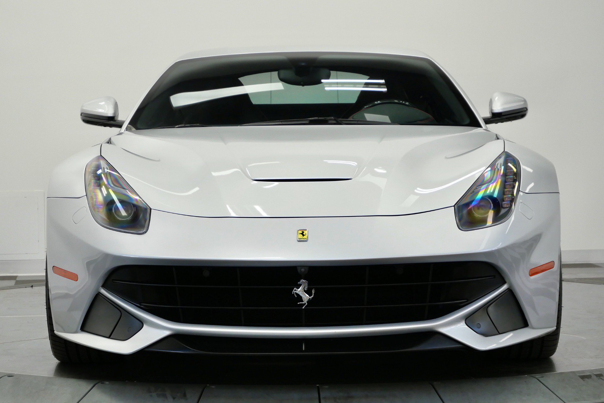 Used 2015 Ferrari F12 Berlinetta RWD image 4