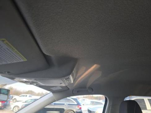 Used 2022 Volkswagen Tiguan S image 13