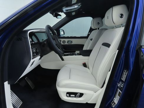 New 2026 Rolls-Royce Cullinan Black Badge image 20