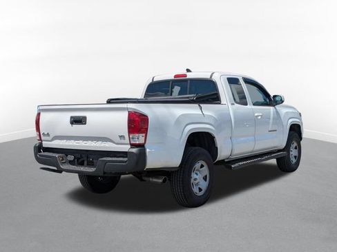 Used 2016 Toyota Tacoma SR5 w/ Towing Package AWD/4WD image 3