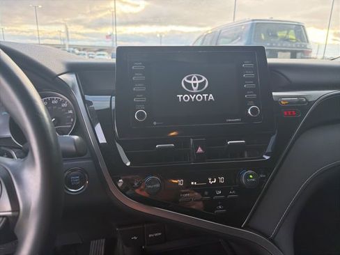 Used 2023 Toyota Camry SE w/ Convenience Package image 11