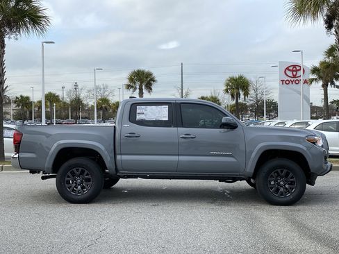 Used 2021 Toyota Tacoma SR5 RWD image 3
