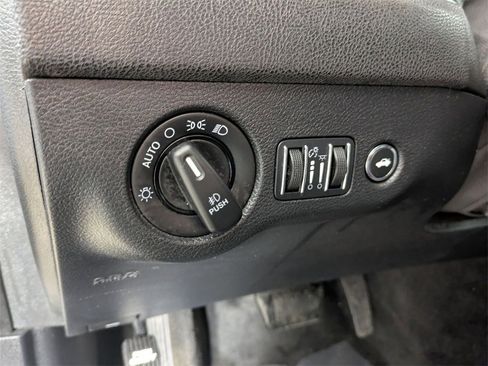 Used 2014 Chrysler 300 S image 16