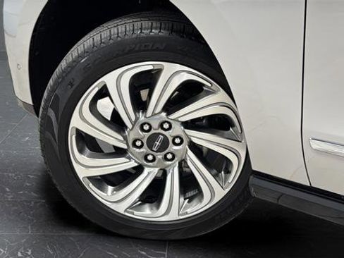 Used 2024 Lincoln Navigator Reserve AWD/4WD image 40