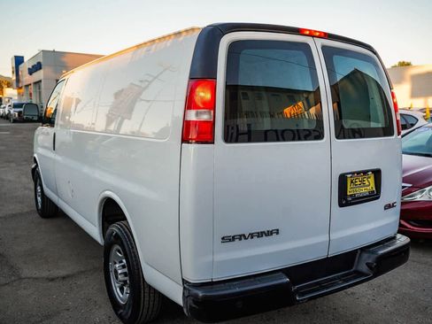 Used 2022 GMC Savana 2500 w/ Driver Convenience Package image 6