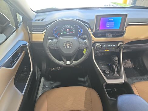 Used 2024 Toyota RAV4 LE AWD/4WD image 14
