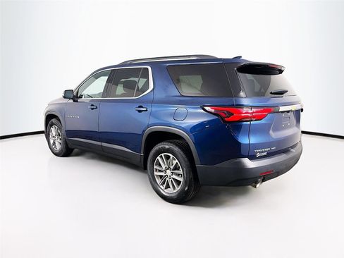Used 2023 Chevrolet Traverse LT w/ Rear Camera Mirror Package image 5