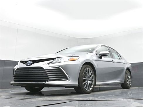 Used 2023 Toyota Camry XLE image 44