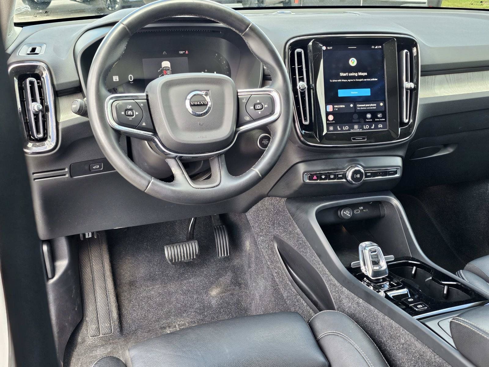 Used 2024 Volvo XC40 B5 Plus AWD/4WD image 32