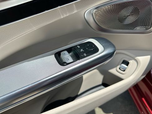 Used 2024 Mercedes-Benz CLE 300 4MATIC Coupe image 13