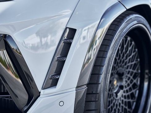 Used 2024 Lamborghini Urus Performante AWD/4WD image 12