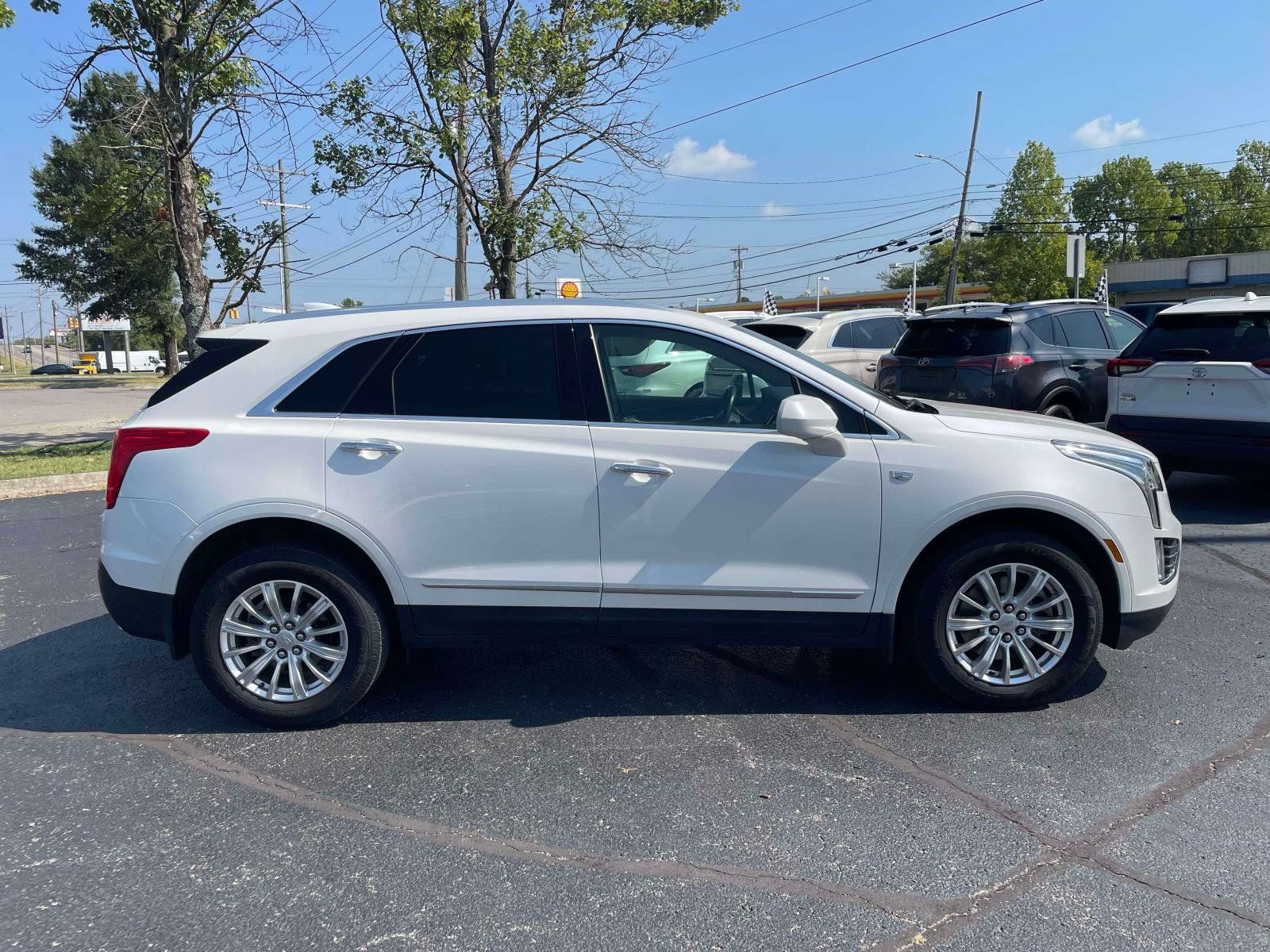 Used 2017 Cadillac XT5 FWD w/ LPO, Wheel Lock Package image 9