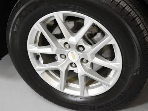 Used 2023 Chevrolet Equinox LS AWD/4WD image 6