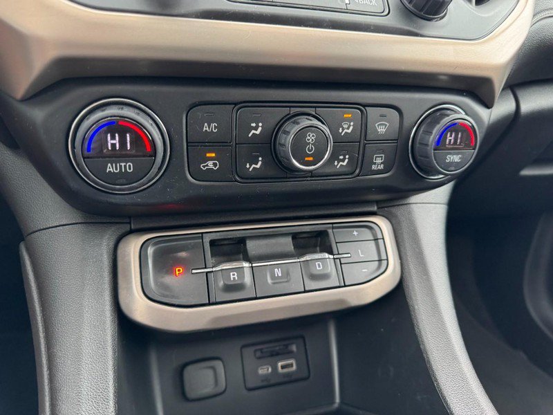 Used 2021 GMC Acadia Denali w/ Denali Technology Package FWD image 17