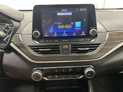 Used 2024 Nissan Altima 2.5 SV FWD image 22
