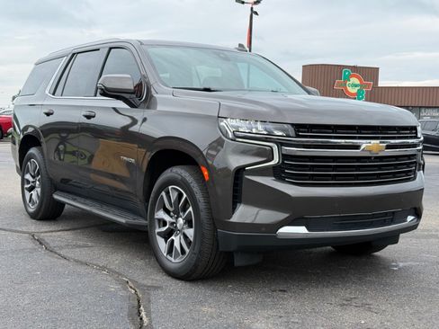 Used 2021 Chevrolet Tahoe LT w/ LT Signature Package AWD/4WD image 2
