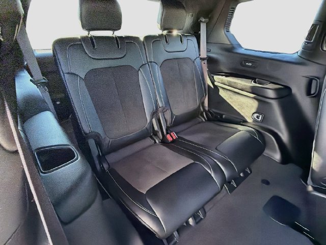 Used 2024 Jeep Grand Cherokee L Laredo RWD image 28