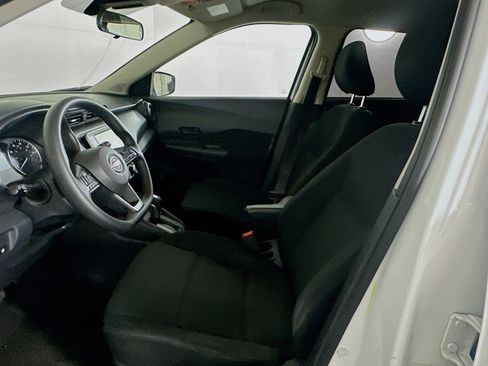 Used 2024 Nissan Kicks S image 13