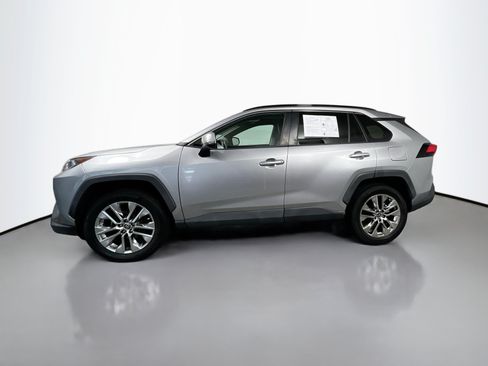 Used 2021 Toyota RAV4 XLE Premium FWD image 9