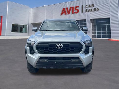 Used 2025 Toyota Tacoma TRD Off-Road AWD/4WD image 2