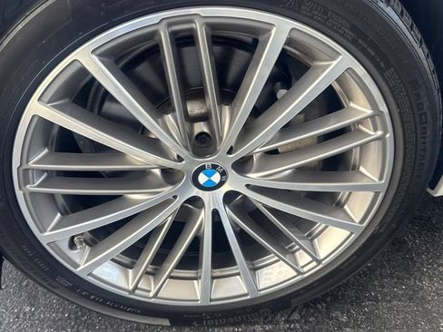 Used 2018 BMW 530i w/ Premium Package RWD image 5