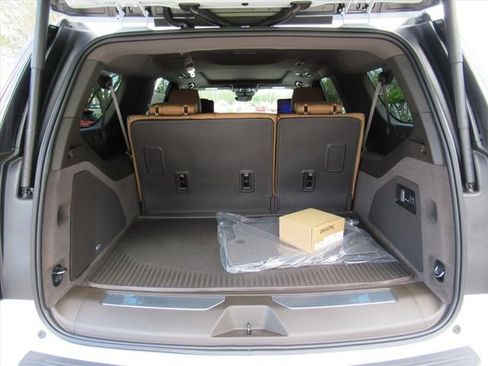 New 2026 Cadillac Escalade ESV Luxury image 36