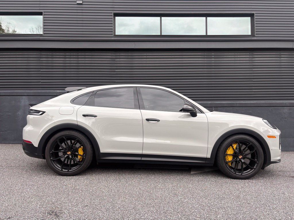 Certified 2025 Porsche Cayenne Turbo GT AWD/4WD image 11