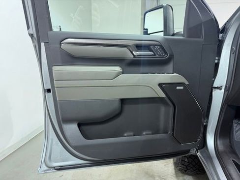 New 2026 Chevrolet Silverado 2500 ZR2 image 9