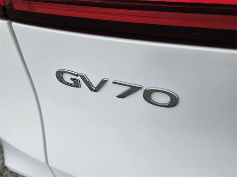 Used 2025 Genesis GV70 2.5T w/ Advanced Package image 11