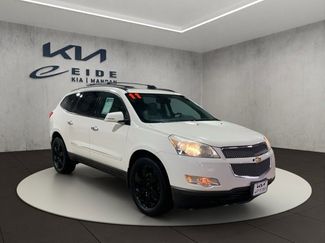 Used 2011 Chevrolet Traverse LTZ video 1
