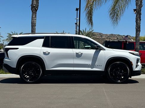 New 2026 Chevrolet Traverse LT FWD image 3