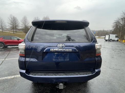 Used 2021 Toyota 4Runner SR5 Premium w/ Moonroof Package image 4