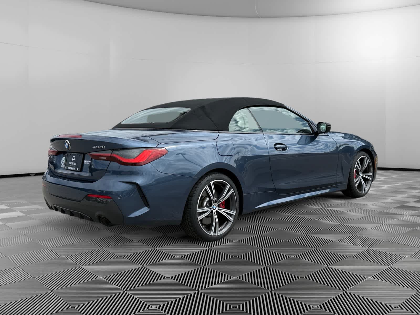 Used 2023 BMW 430i xDrive Convertible w/ M Sport Package AWD/4WD image 5