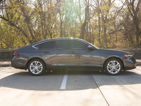 Certified 2023 Honda Accord LX image 10