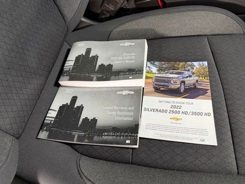 Used 2022 Chevrolet Silverado 2500 LT w/ Convenience Package image 10