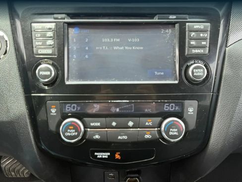 Used 2015 Nissan Rogue SL w/ SL Premium Package FWD image 27