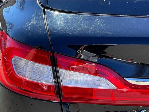 Used 2016 Lincoln MKX Reserve w/ Technology Package AWD/4WD image 28