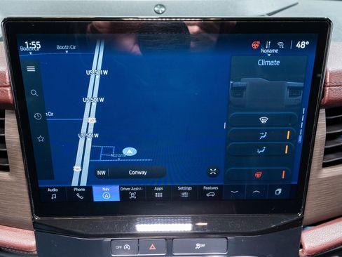 Used 2024 Ford Expedition Limited image 19