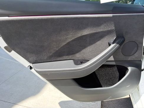 Used 2025 Tesla Model 3 Long Range AWD/4WD image 18