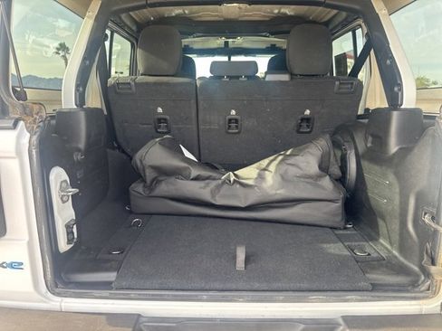 Certified 2022 Jeep Wrangler Unlimited Rubicon 4xe image 5