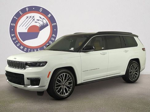 Used 2025 Jeep Grand Cherokee L Summit AWD/4WD image 1
