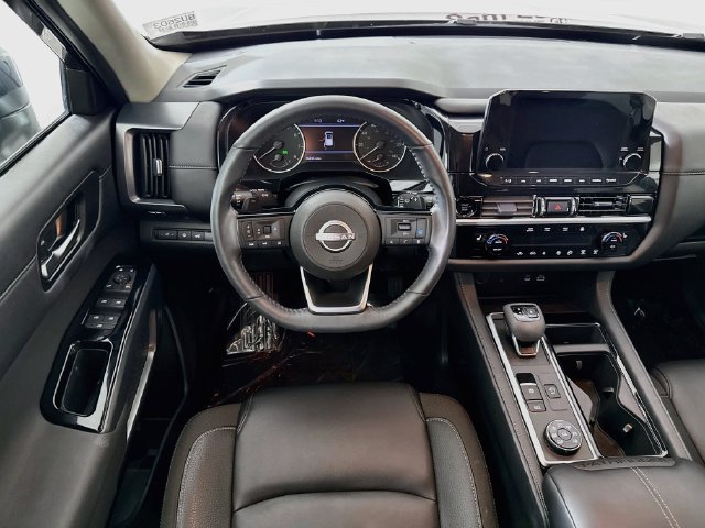 Used 2025 Nissan Pathfinder SL AWD/4WD image 22