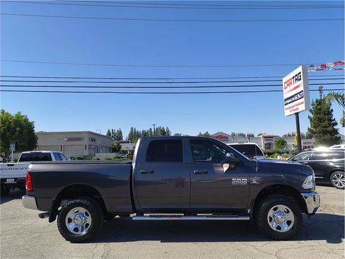 Used 2016 RAM 2500 Tradesman w/ Chrome Appearance Group AWD/4WD image 4