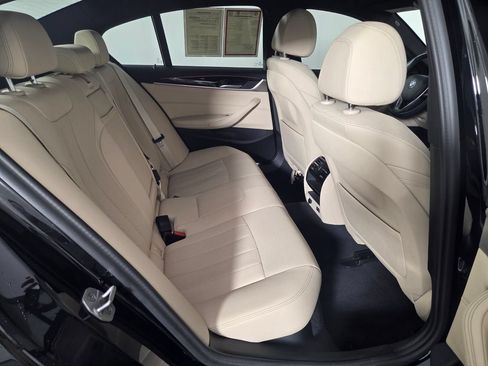 Used 2023 BMW 530i w/ Convenience Package RWD image 29